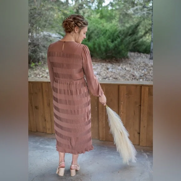 Roolee Midi Silk Blush Dress in Medium - Picture 2 of 6